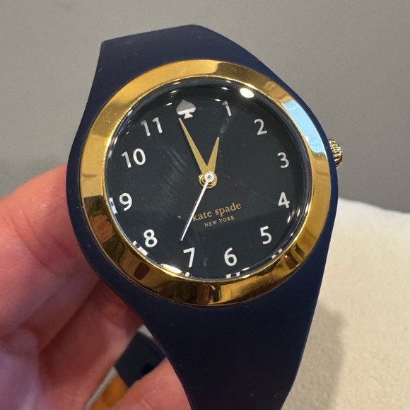 kate spade women’s watch, gold tone with navy blue silicone strap - Picture 9 of 10